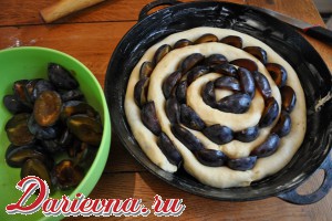 пирог со сливами