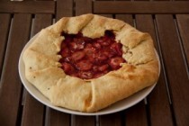 Галета с клубникой и бальзамическим уксусом