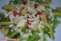 Богатый салат с сухариками