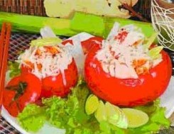 помидоры, фаршированные курицей и дайконом