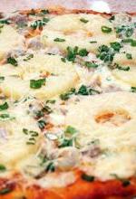 пицца с курицей и ананасом пицца с курицей и ананасом