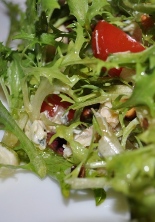 с рукколой и голубым сыром с рукколой и голубым сыром