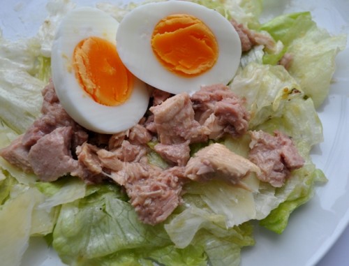 салат с рыбой