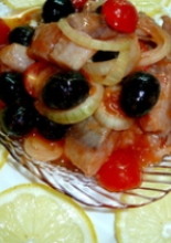 с маслинами и помидорками-черри