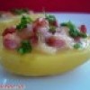 Картошка, фаршированная грудинкой и сосисками Картошка, фаршированная грудинкой и сосисками