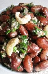с фасолью и орехами