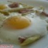 Как приготовить яичницу - вкусный и быстрый завтрак со спаржевой фасолью и ветчиной