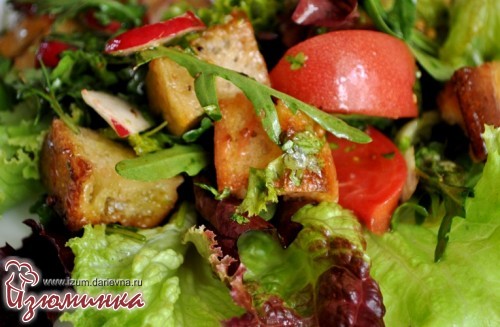 простой салат с сухариками