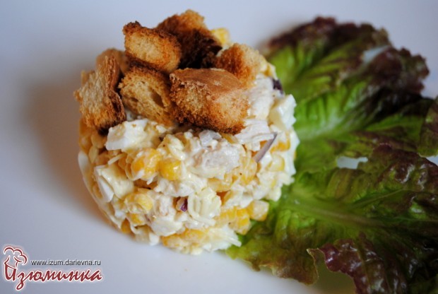 куриный салат с сухариками куриный салат с сухариками