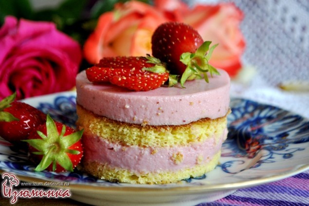 бисквитный торт с клубникой