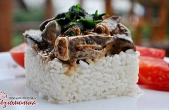 Куриная печень со сметаной