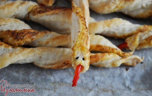 палочки из слоеного теста