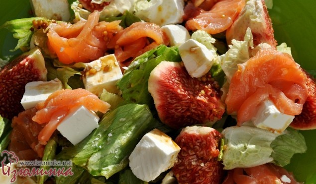 салат с лососем и инжиром