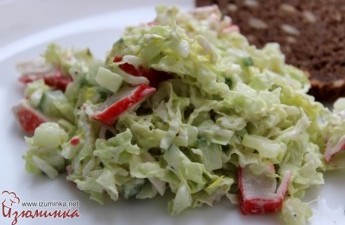 Салат с пекинской капустой и крабовыми палочками