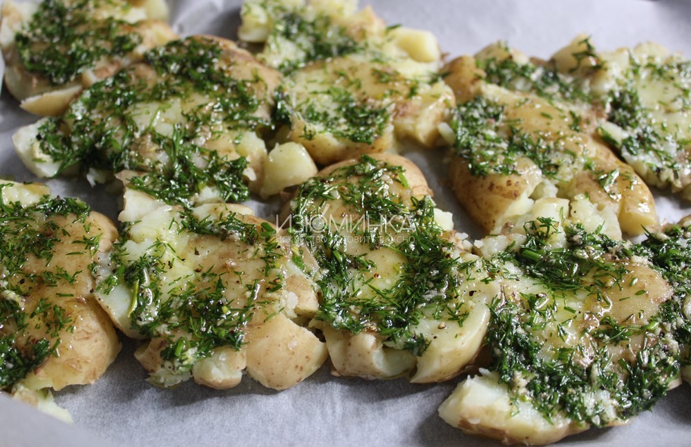 как приготовить молодую картошку в духовке