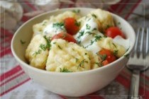 Картофельные ньоки с помидорами черри и зеленью