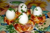 Пасхальные веночки на меду с яйцами