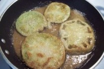 Жареные зеленые помидоры