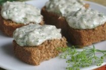 Закуска из сала с чесноком и зеленью