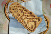 Рулет с изюмом