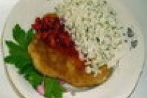 Свиная отбивная под брусничным соусом с рисом