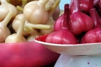 Маринованный чеснок