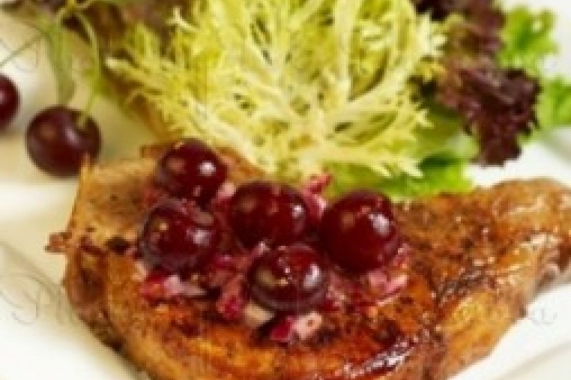 Мясо с вишней