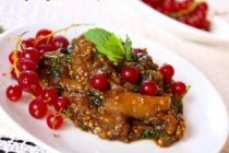 Салат из баклажанов с мятой и соевым соусом